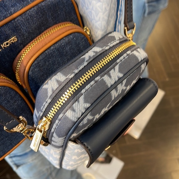 Michael Kors Sloan Editor Small Phone Logo Jacquard Crossbody
Navy Multi - Picture 15 of 16